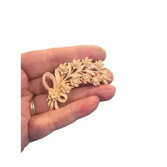Vintage Carved Celluloid Floral Brooch Peach Rose Spray 1930s 1940s Pin - Picture 4 of 10